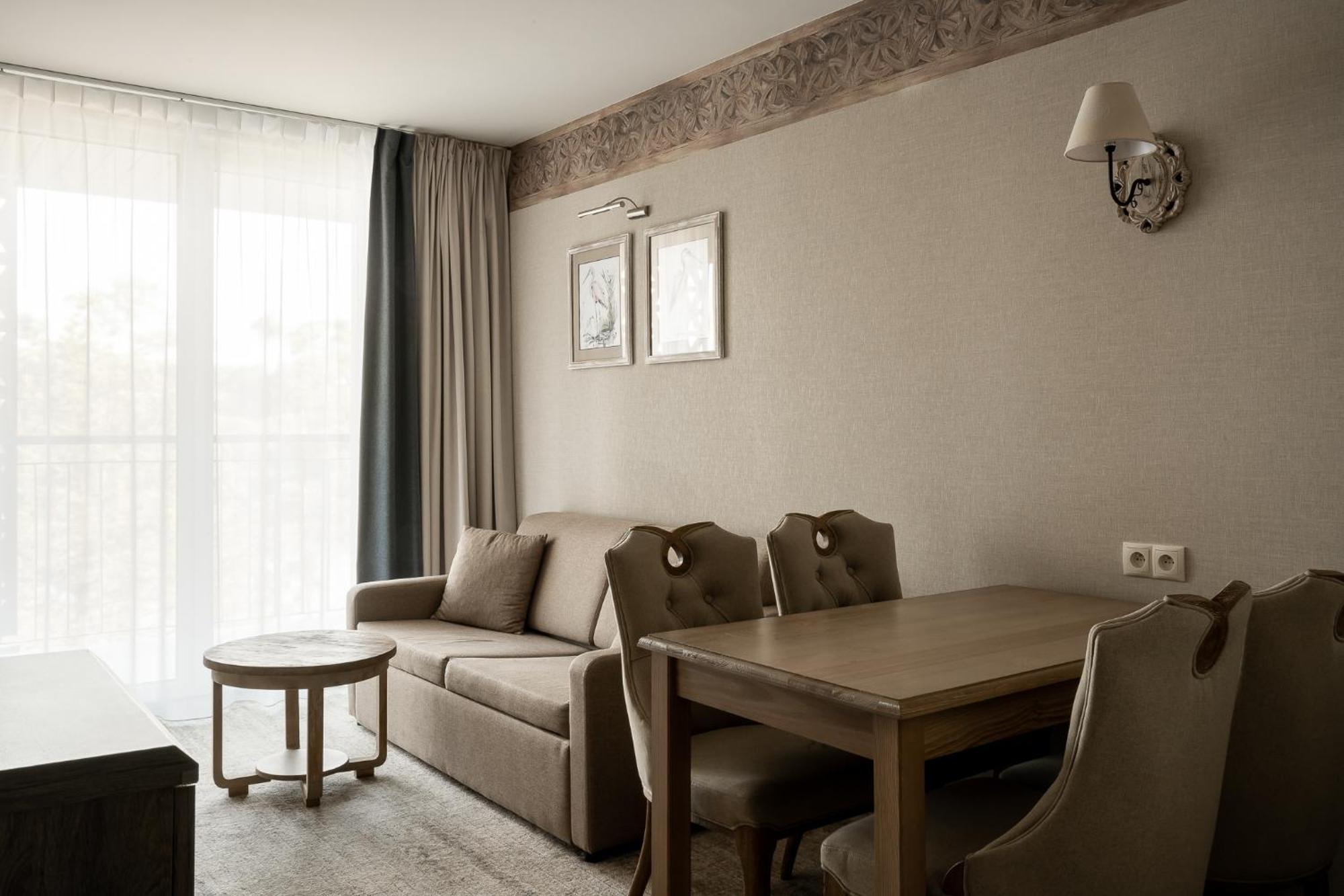 FAMILY SUITE
